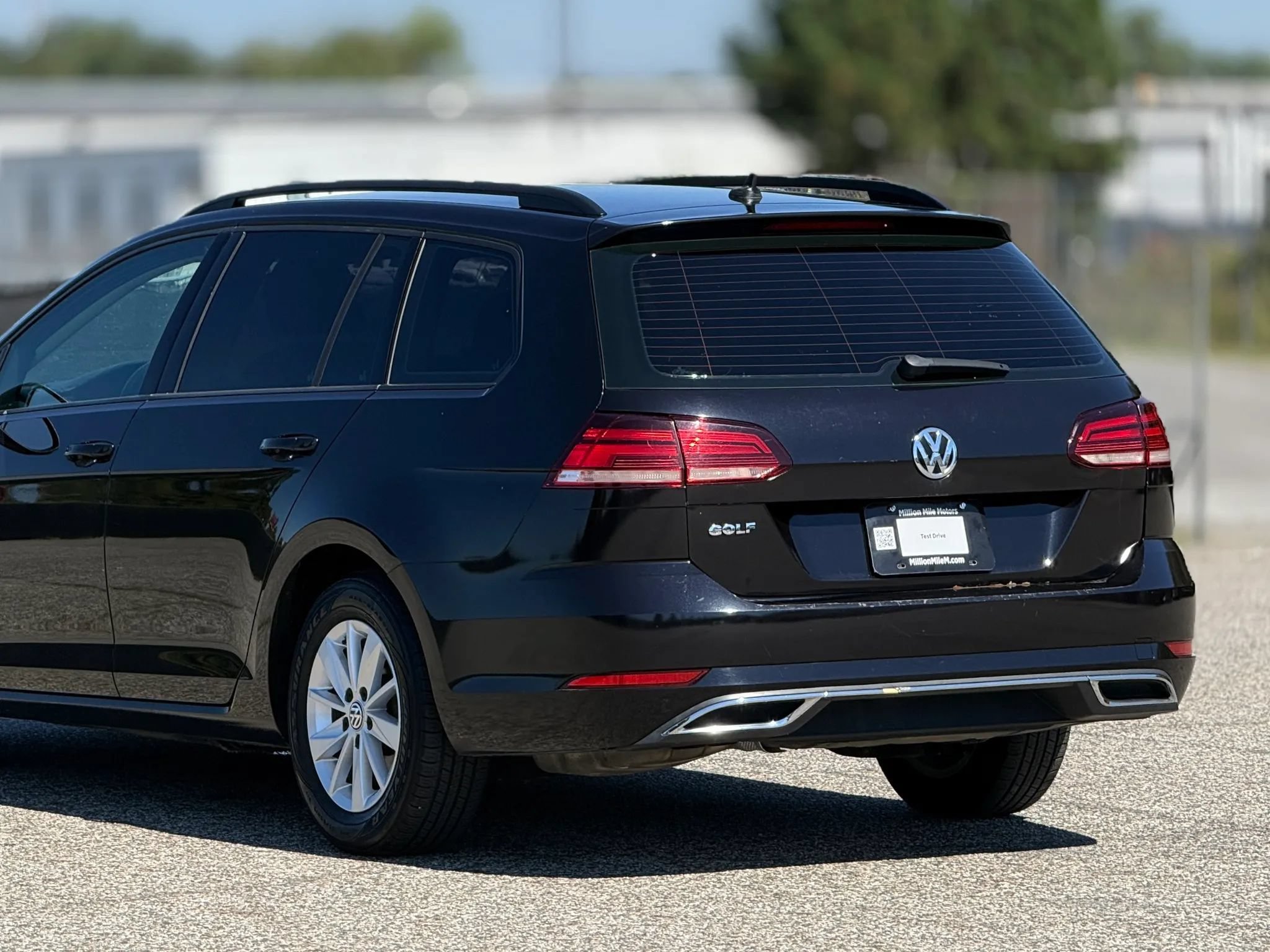 Used 2019 Volkswagen Golf S FWD image 16