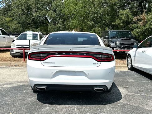 Used 2018 Dodge Charger SXT Plus RWD image 3