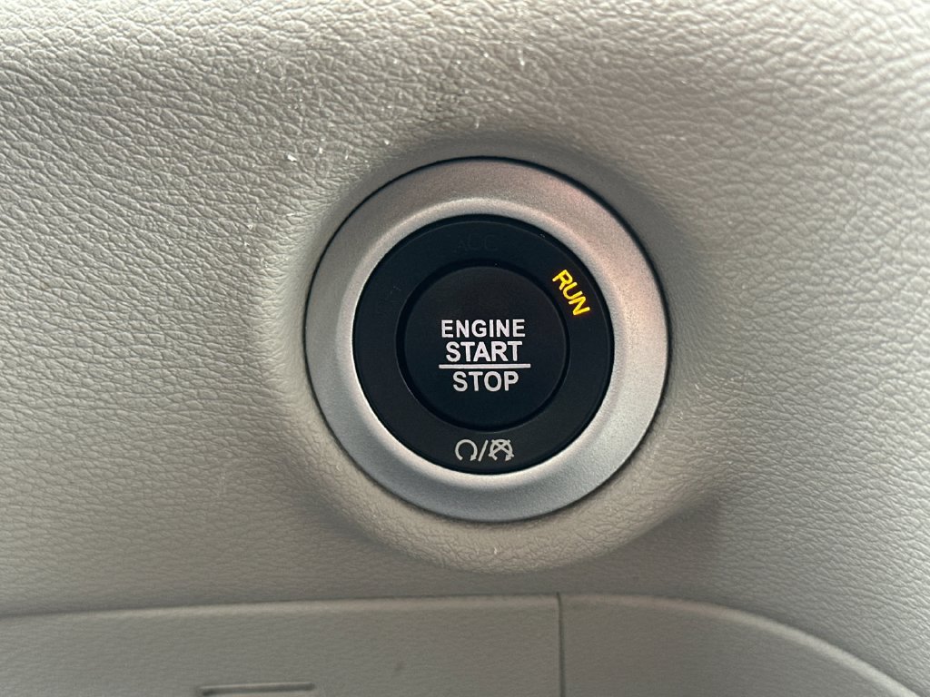 Used 2024 Chrysler Pacifica Touring-L FWD image 22