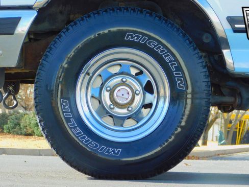 Used 1987 Ford F150 4x4 Regular Cab image 12