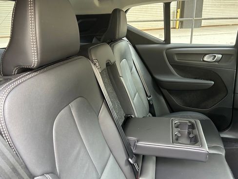 Certified 2025 Volvo XC40 B5 Plus image 18