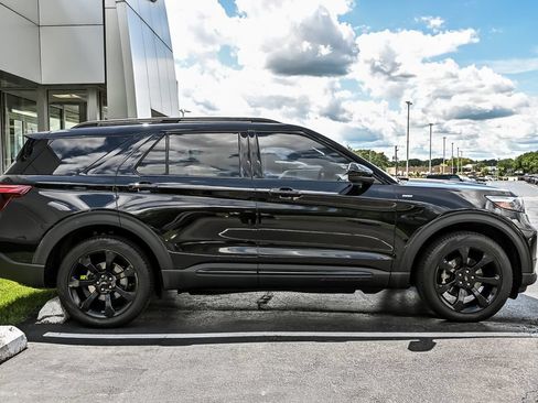 Certified 2024 Ford Explorer ST-Line w/ Class IV Trailer Tow Package AWD/4WD image 10