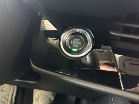 Used 2025 Buick Envision Preferred image 16