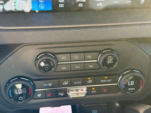 New 2025 Ford Bronco Badlands image 24