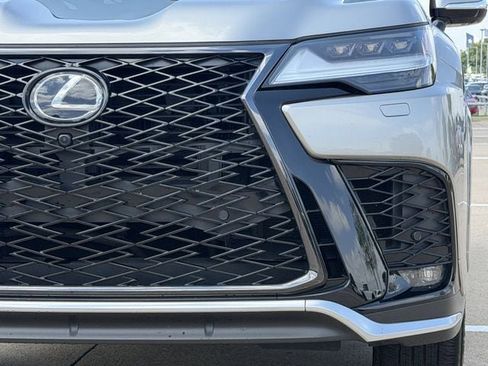 Used 2023 Lexus LX 600 F Sport w/ Accessory Package (Z1) AWD/4WD image 9