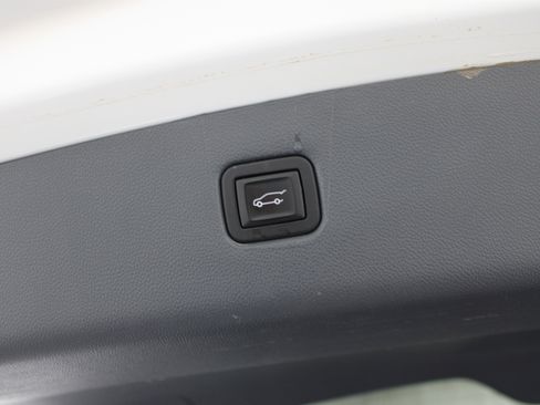 Used 2020 Chevrolet Blazer LT AWD/4WD image 24