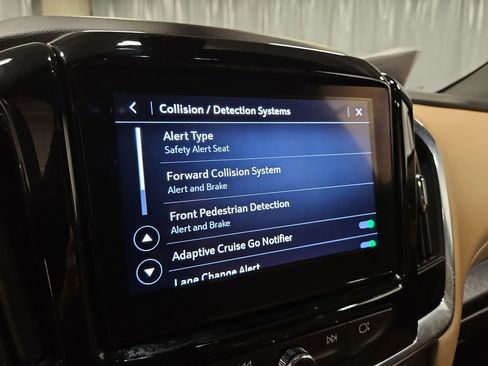 Used 2023 Chevrolet Traverse Premier w/ LPO, Cargo Package image 19