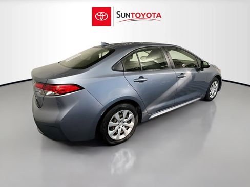 Used 2022 Toyota Corolla LE image 4