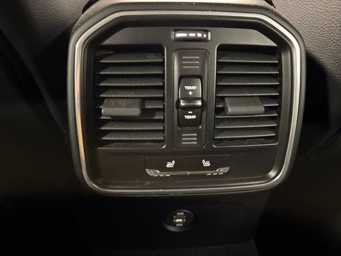 Used 2019 Porsche Macan AWD/4WD image 24