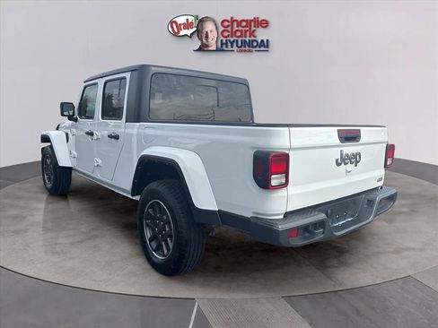 Used 2023 Jeep Gladiator Overland image 3