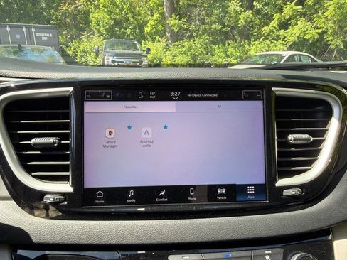 Used 2022 Chrysler Pacifica Touring-L FWD image 27