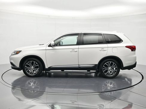 Used 2018 Mitsubishi Outlander SE FWD image 8