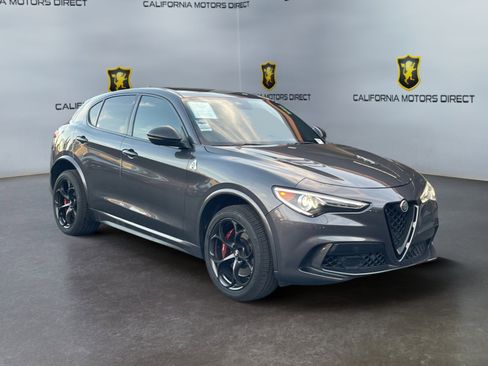 Used 2020 Alfa Romeo Stelvio Quadrifoglio image 7