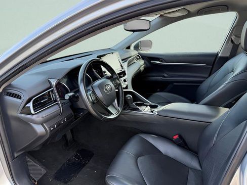 Used 2023 Toyota Camry XSE FWD image 4