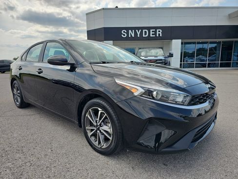 Used 2022 Kia Forte LXS w/ LXS Technology Package FWD image 1