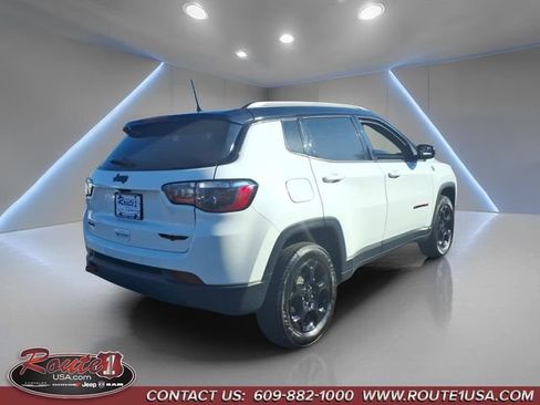 Used 2024 Jeep Compass Trailhawk AWD/4WD image 8