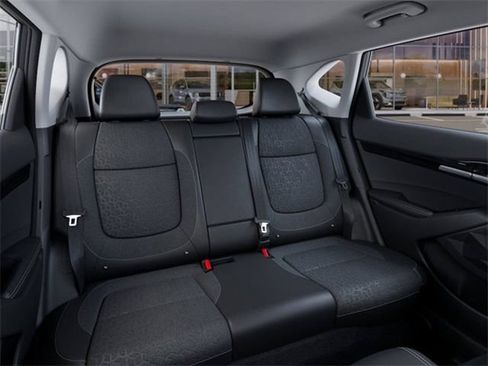Used 2025 Kia Seltos S FWD image 16