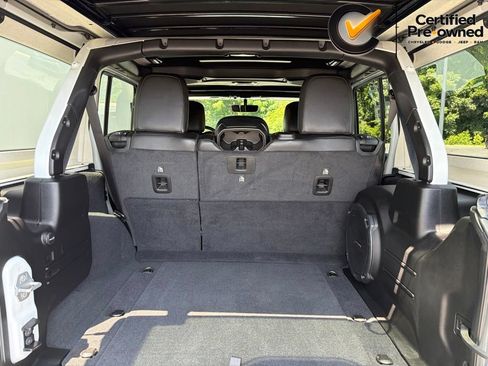 Certified 2022 Jeep Wrangler Unlimited Sahara AWD/4WD image 4