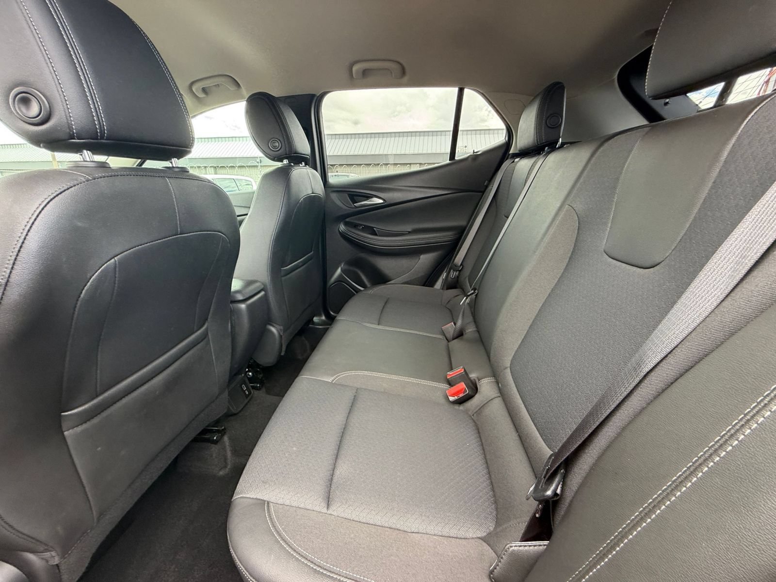 Used 2025 Buick Encore GX Preferred AWD/4WD image 24