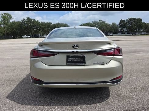 Used 2025 Lexus ES 300h w/ Premium Package FWD image 4
