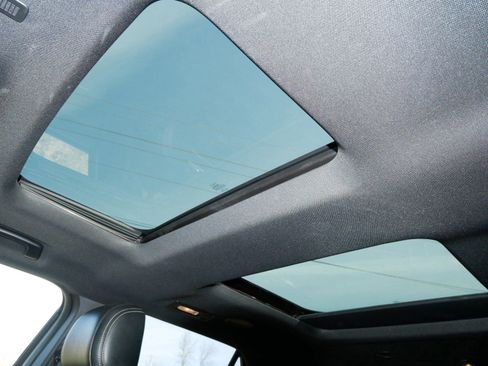 Used 2016 Ford Explorer Limited image 29