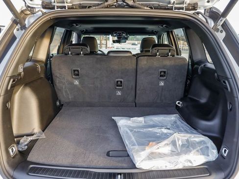 New 2025 Jeep Grand Cherokee Altitude image 27