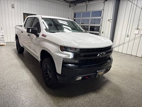 Used 2022 Chevrolet Silverado 1500 LT Trail Boss w/ LT Trail Boss Premium Package AWD/4WD image 14