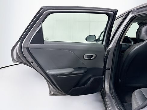 Used 2025 Kia K4 FWD image 25