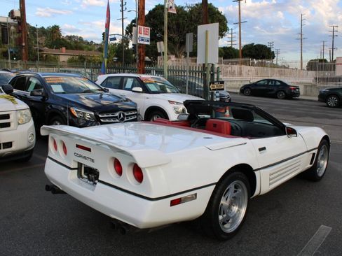 Used 1990 Chevrolet Corvette Convertible image 6
