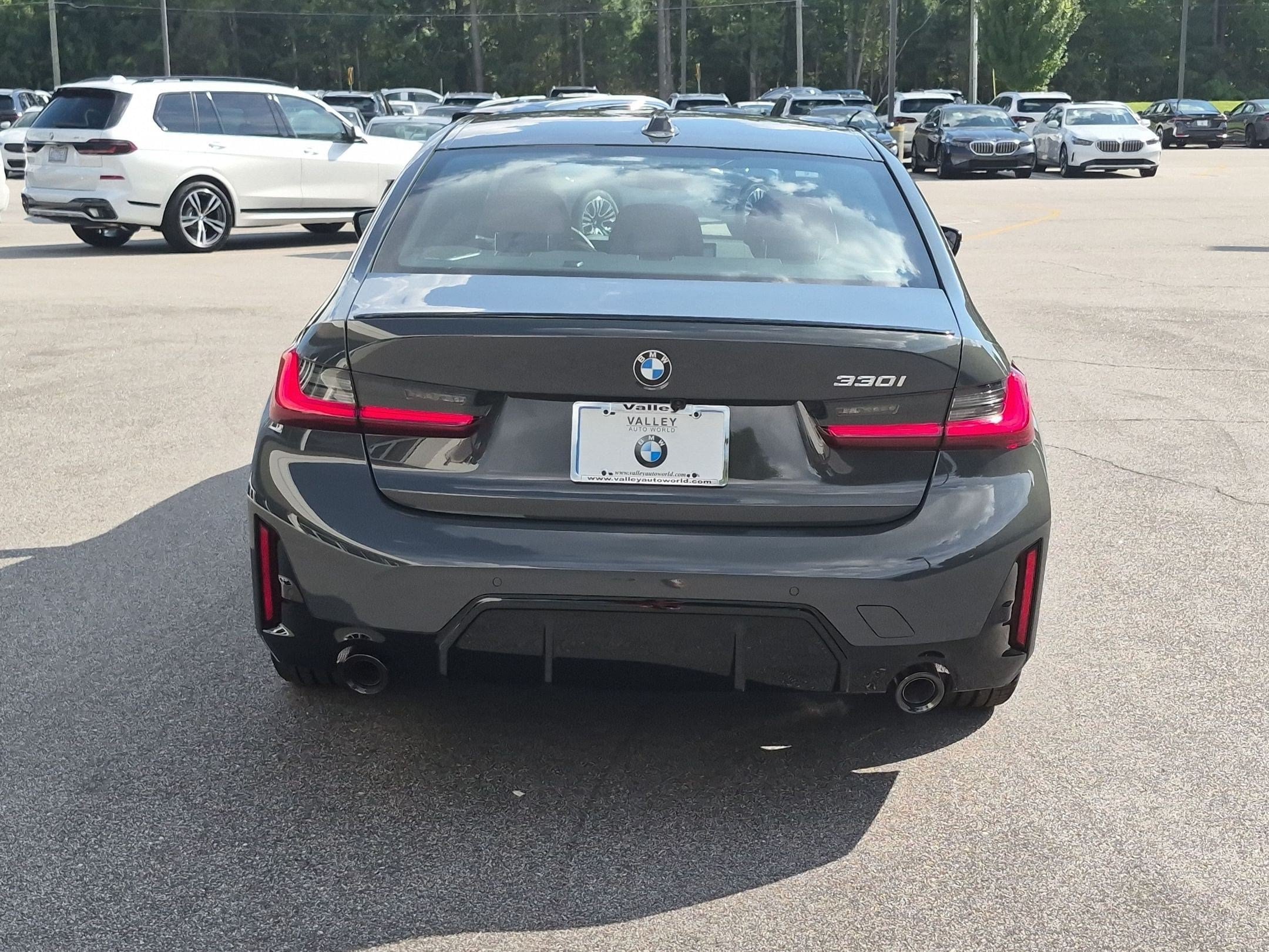 New 2026 BMW 330i Sedan w/ M Sport Package RWD image 4