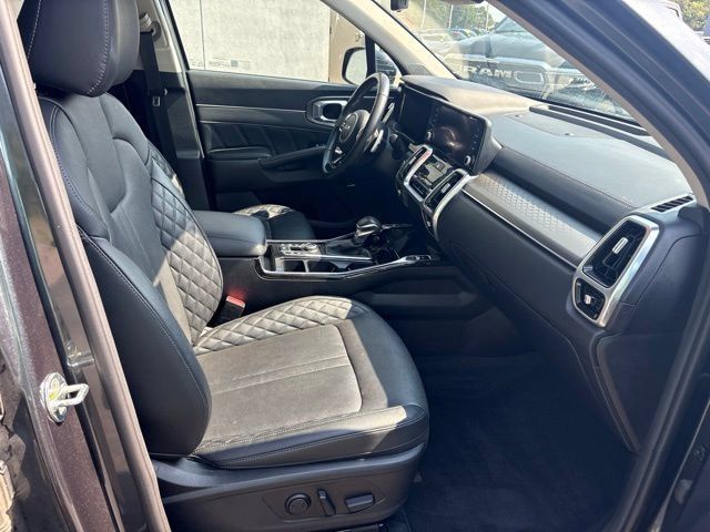 Used 2023 Kia Sorento SX AWD/4WD image 24
