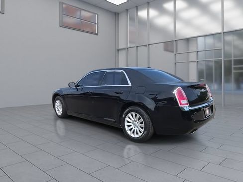 Used 2014 Chrysler 300 RWD image 6