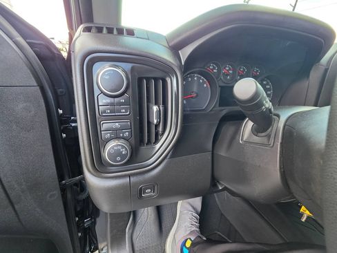 Used 2021 Chevrolet Silverado 1500 Custom Trail Boss AWD/4WD image 17
