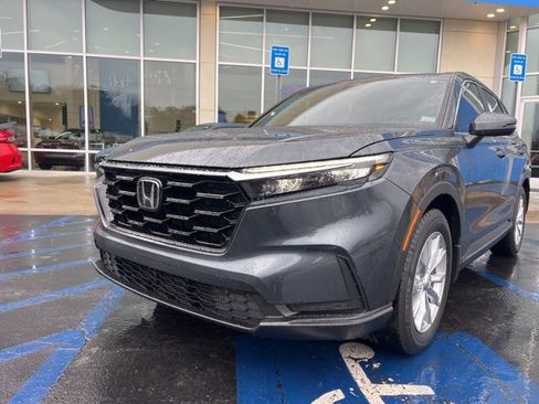 Used 2025 Honda CR-V EX image 2