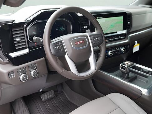 New 2026 GMC Sierra 1500 SLT image 11
