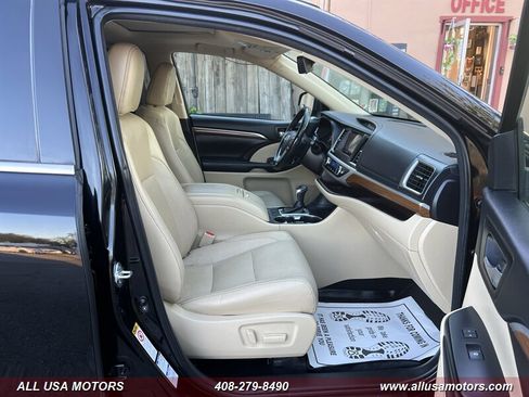 Used 2017 Toyota Highlander Limited image 37