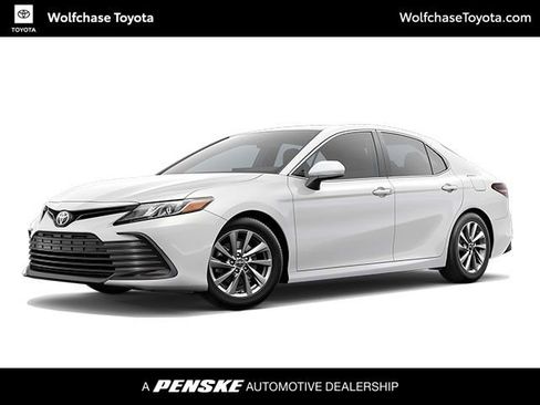 Used 2021 Toyota Camry LE image 1