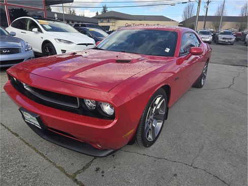 Used 2012 Dodge Challenger R/T image 4