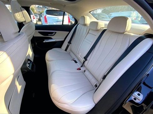 Used 2025 Mercedes-Benz E 350 4MATIC Sedan image 17