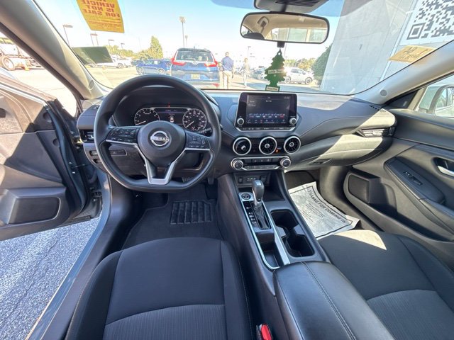 Used 2025 Nissan Sentra SV FWD image 13