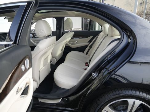 Used 2019 Mercedes-Benz E 300 4MATIC w/ Premium 1 Package image 33