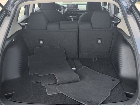 Used 2025 Honda HR-V LX image 28