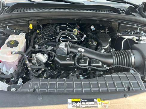 Used 2024 Jeep Grand Cherokee Limited image 24