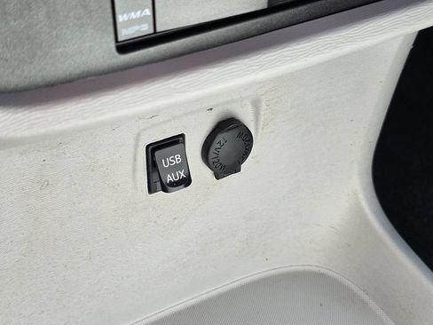 Used 2014 Toyota Sienna SE w/ SE Premium Package w/Entune FWD image 53