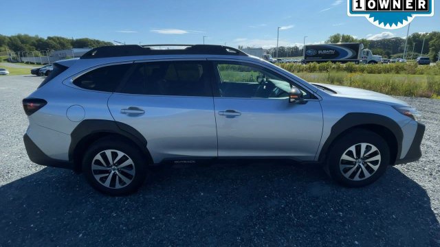 Used 2023 Subaru Outback Premium AWD/4WD image 9