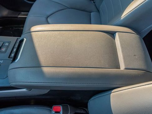 Used 2022 Toyota Highlander XLE image 32