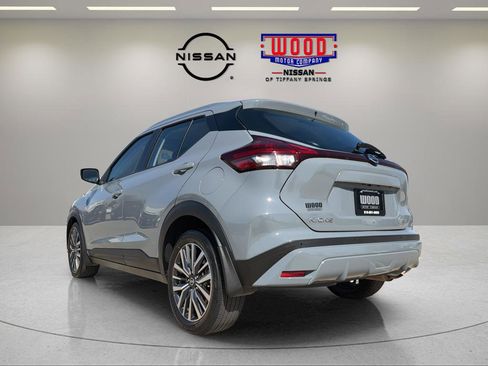 Certified 2021 Nissan Kicks SV image 4
