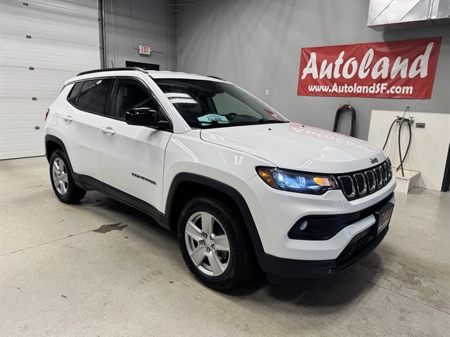 Used 2022 Jeep Compass Latitude w/ Convenience Group AWD/4WD image 2