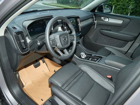 New 2026 Volvo XC40 B5 Plus w/ Protection Package Premier image 11