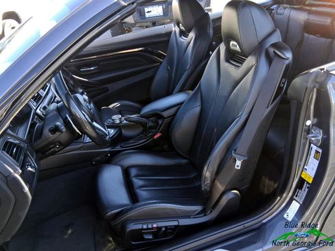 Used 2015 BMW M4 Convertible image 11